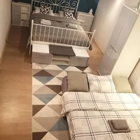 아파트 Charming Flat In A Great Location